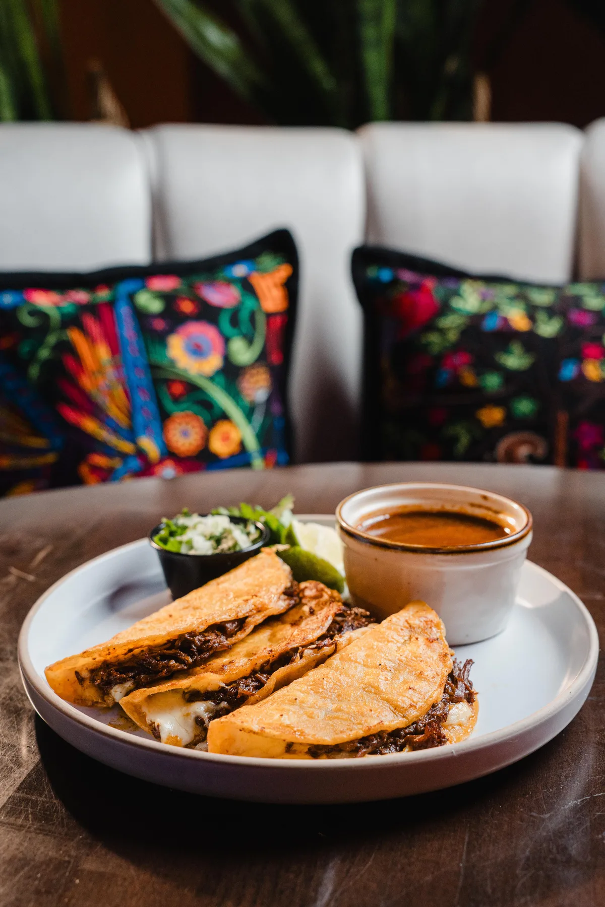 Breakfast plate with coffee at Banda y Brunch